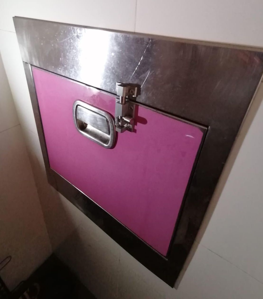 Unlock & Install Rubbish Chute Latch In Changi